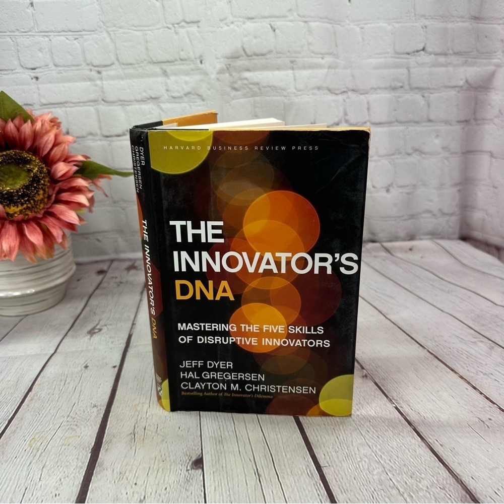 The Innovator's DNA hardback Book 2011 dyer, gregersen, christensen MBA business